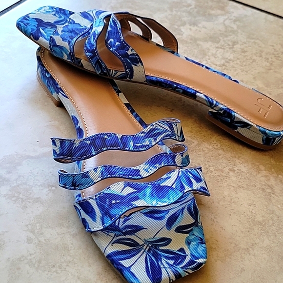 JF Slide Sandals - Picture 2 of 4